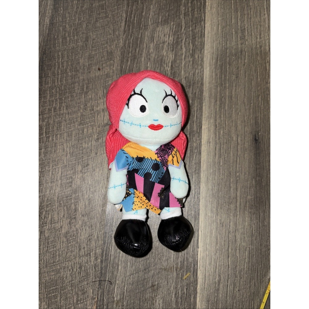 Disney Nuimos Nightmare Before Christmas Sally Plush 7" Magnetic Hands
